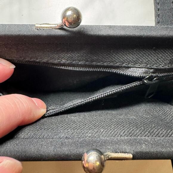 Liz Claiborne Classical Formal Evening Dinner Purse Black Pre Owned - Picture 7 of 7